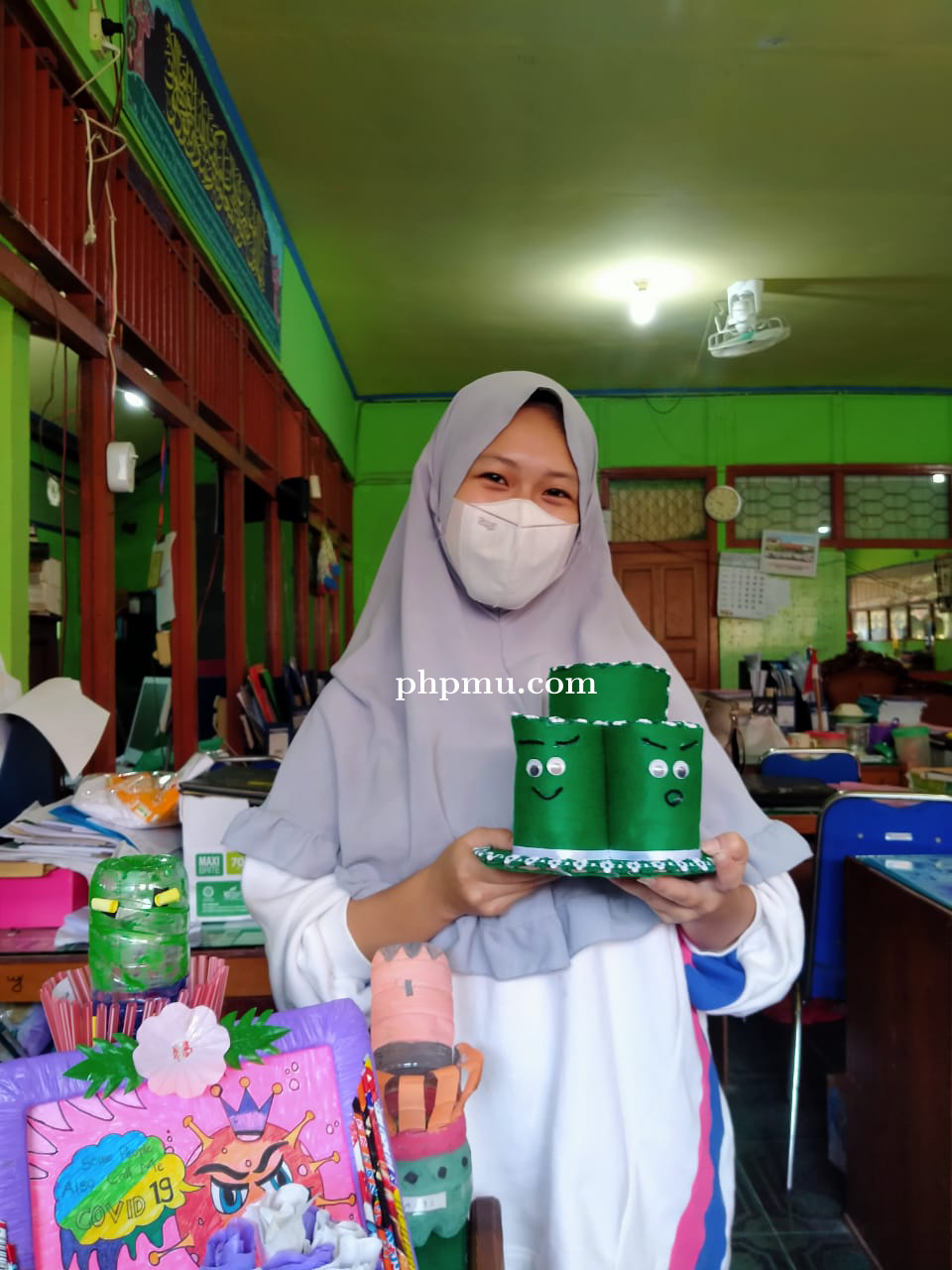 Kembangkan Kreativitas, Siswa MTsN 2 Kota Banjarmasin Buat Keterampilan dari Barang Bekas