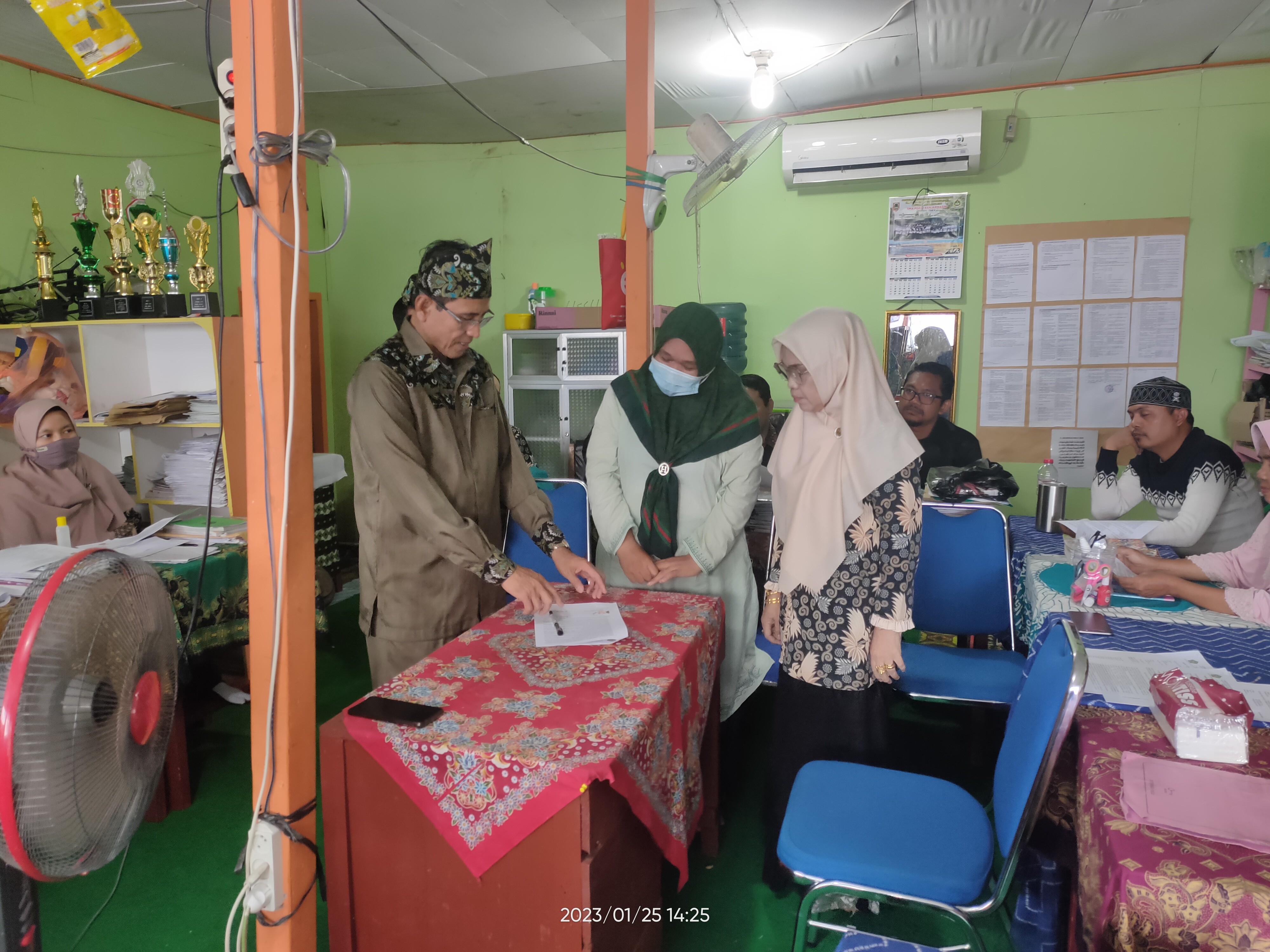 MTsN 2 Kota Banjarmasin Adakan Survey Tata Tertib Madrasah 